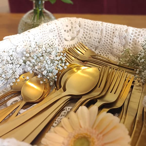 Couverts dorés